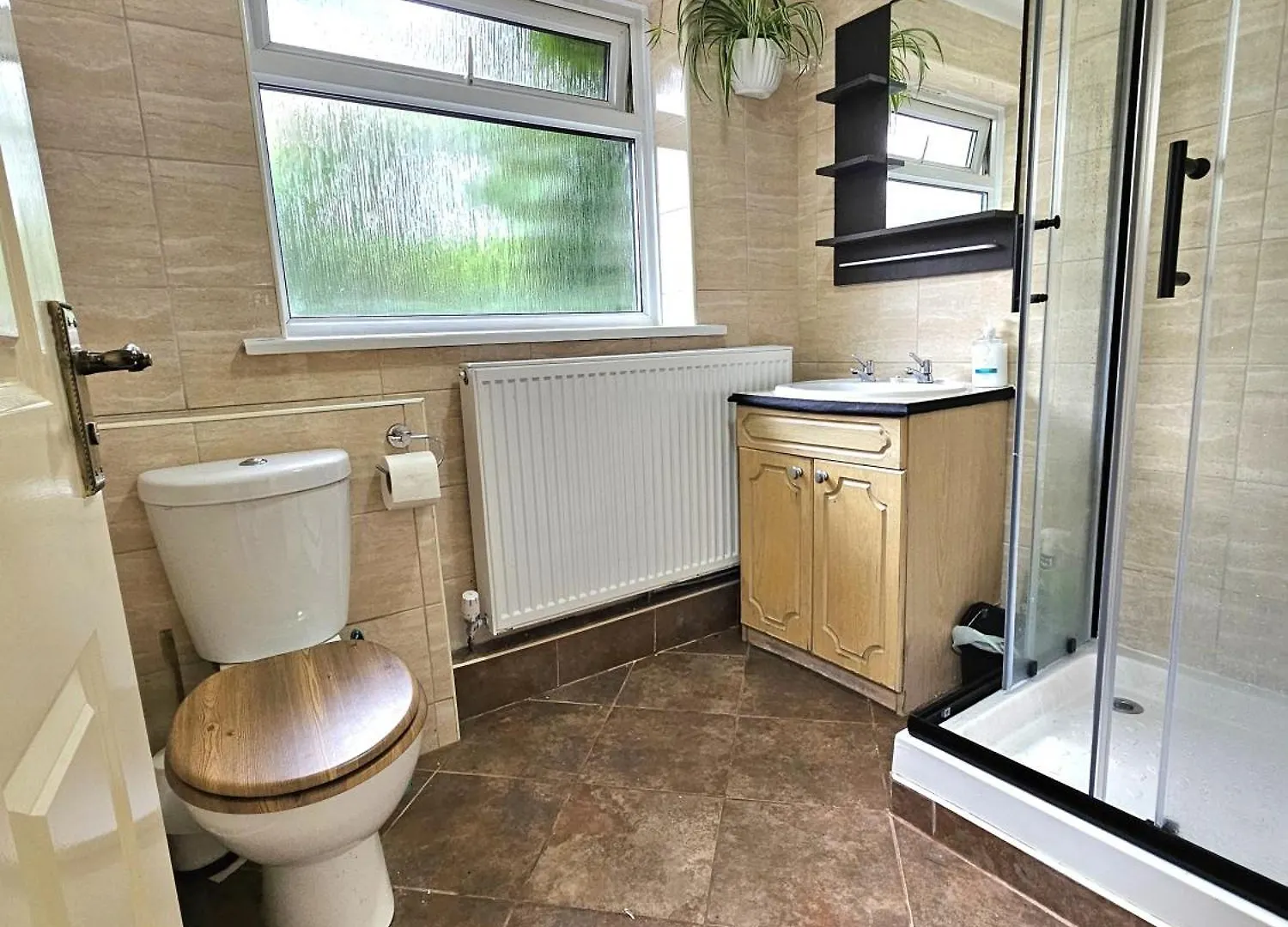 Ferienhaus Villa No 34 - Cardiff City Location - Free Parking- Sleeps 6 Großbritannien